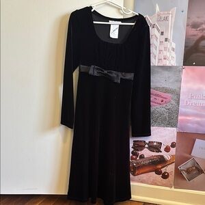 Elegant Black Long Sleeve Dress